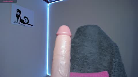 Snapshot of satanbabee_ chatting on 01.15.25 im expecting 300 thumbs up on my altar online show from 01.15.25