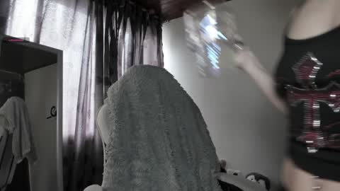 Snapshot of satanbabee_ chatting on 02.04.25 im expecting 300 thumbs up on my altar online show from 02.04.25
