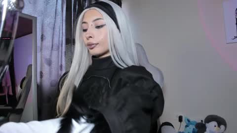 Snapshot of satanbabee_ chatting on 02.13.25 im expecting 300 thumbs up on my altar online show from 02.13.25
