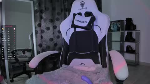 Snapshot of satanbabee_ chatting on 03.06.25 im expecting 300 thumbs up on my altar online show from 03.06.25