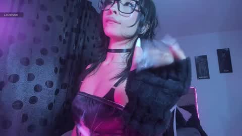 Snapshot of satanbabee_ chatting on 09.23.25 im expecting 300 thumbs up on my altar online show from 09.23.25
