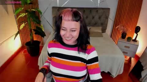 Snapshot of sathoshii_1 chatting on 10.18.25 Amapola online show from 10.18.25