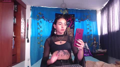 Snapshot of saucy_zaren chatting on 01.28.25 Zaren online show from 01.28.25