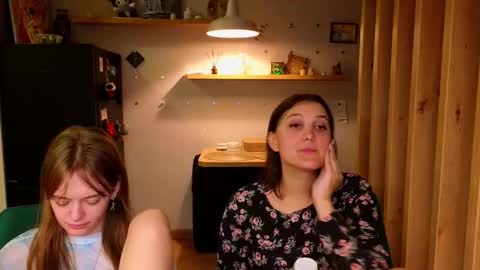 Snapshot of sav_anna chatting on 09.21.25 LUNA and ANNA    online show from 09.21.25