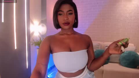 Snapshot of savannahstorm_ chatting on 02.16.25 S a v a n n a h online show from 02.16.25