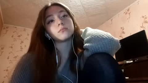 Snapshot of savannasotos chatting on 09.12.25 Sophie online show from 09.12.25