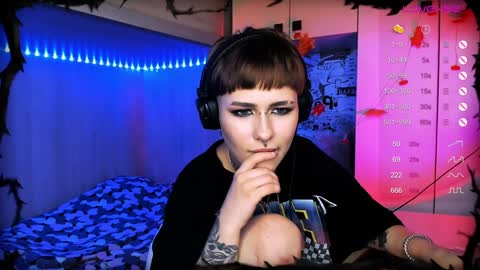 Snapshot of say_mary chatting on 12.01.24 pronoun she. name Mary. age 21. online show from 12.01.24
