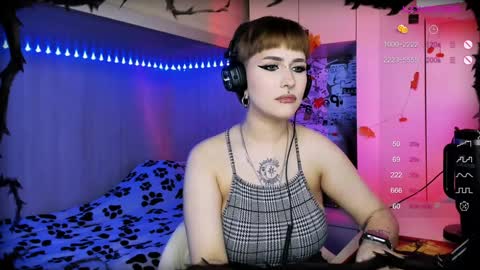 Snapshot of say_mary chatting on 12.11.24 pronoun she. name Mary. age 21. online show from 12.11.24
