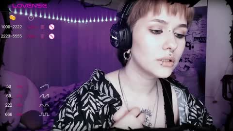 Snapshot of say_mary chatting on 02.03.25 pronoun she. name Mary. age 21. online show from 02.03.25