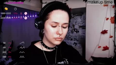 Snapshot of say_mary chatting on 02.15.25 pronoun she. name Mary. age 21. online show from 02.15.25