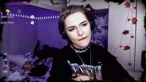 Snapshot of say_mary chatting on 02.15.25 pronoun she. name Mary. age 21. online show from 02.15.25