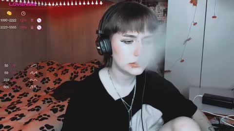 Snapshot of say_mary chatting on 03.02.25 pronoun she. name Mary. age 21. online show from 03.02.25