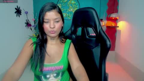 Snapshot of scandarkmarie chatting on 11.05.25 Marie online show from 11.05.25