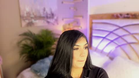 scarlet hill online show from 01.04.25