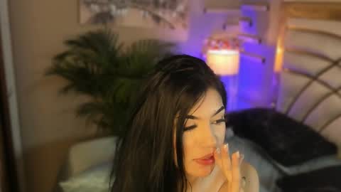 scarlet hill online show from 01.17.25