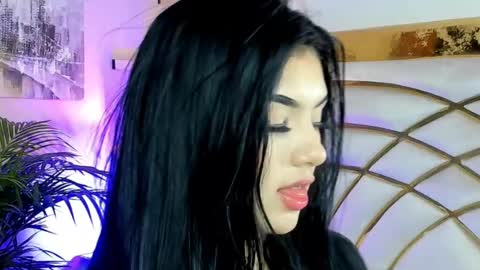 scarlet hill online show from 01.24.25