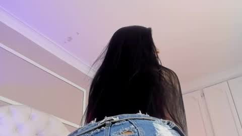 scarlet hill online show from 01.30.25