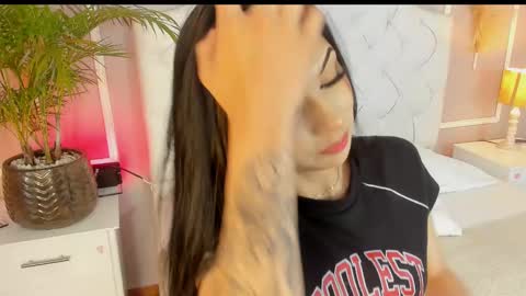 scarlet hill online show from 02.28.25