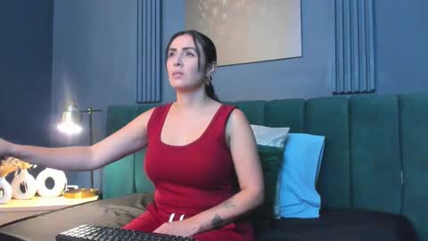 Scarlet Edwars online show from 11.21.25