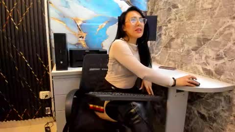 Snapshot of scarlett__14 chatting on 09.18.25 scarlett__14 online show from 09.18.25
