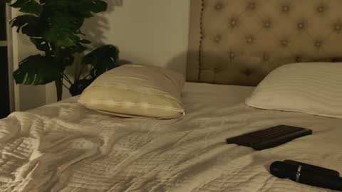 Snapshot of scarlett_grand chatting on 10.28.25 Scarlett Grand online show from 10.28.25