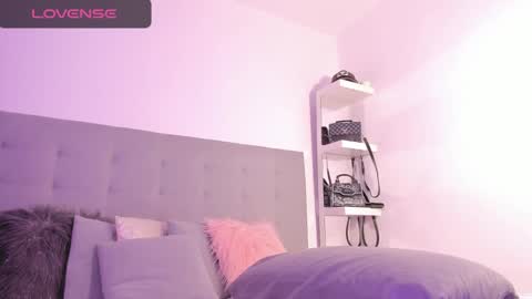 Snapshot of scarlett_jones__ chatting on 12.25.24 Scarlett jones online show from 12.25.24