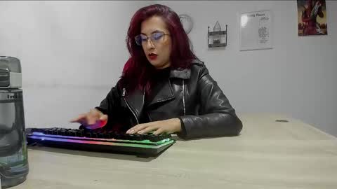 Snapshot of scarlett_sen chatting on 02.17.25 Mistress Scarlett online show from 02.17.25