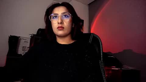 Snapshot of scarlett_sen chatting on 09.11.25 Mistress Scarlett online show from 09.11.25