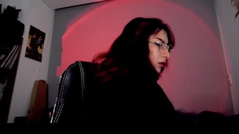 Snapshot of scarlett_sen chatting on 10.20.25 Mistress Scarlett online show from 10.20.25