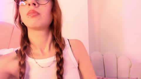 Snapshot of scarlett_smith_3 chatting on 10.14.25 scarlett smith 3 online show from 10.14.25
