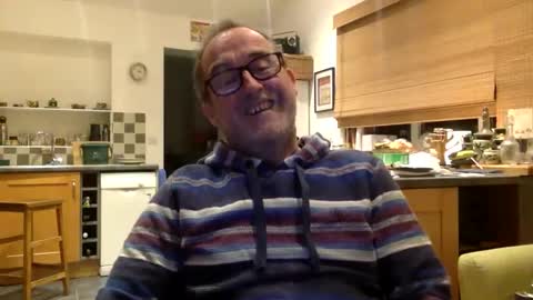 Snapshot of scbiggersballs chatting on 10.21.25 scbiggersballs online show from 10.21.25