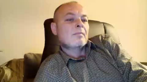 Snapshot of schnibschnab chatting on 10.13.25 schnibschnab online show from 10.13.25