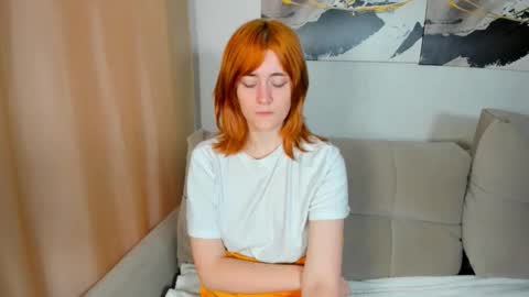 Snapshot of schoolg1rl chatting on 10.19.25 schoolg1rl online show from 10.19.25