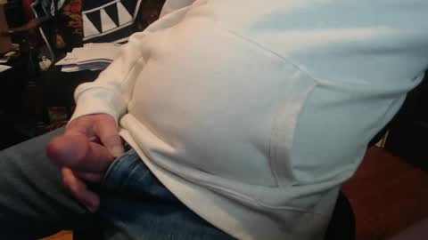 Snapshot of scottbearfun chatting on 02.12.25 scottbearfun online show from 02.12.25