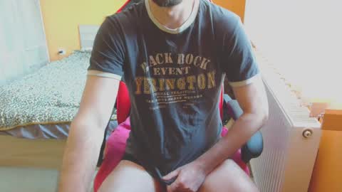 Snapshot of scotty_98 chatting on 01.18.25 scotty_98 online show from 01.18.25