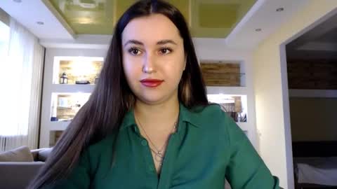 Snapshot of sea_cocktail chatting on 12.10.24 Elizabeth  online show from 12.10.24