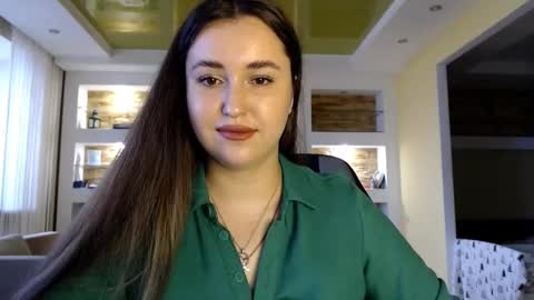 Snapshot of sea_cocktail chatting on 12.24.24 Elizabeth  online show from 12.24.24