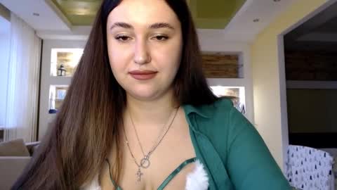 Snapshot of sea_cocktail chatting on 12.31.24 Elizabeth  online show from 12.31.24