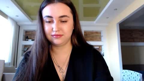 Snapshot of sea_cocktail chatting on 02.11.25 Elizabeth  online show from 02.11.25