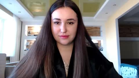 Snapshot of sea_cocktail chatting on 03.05.25 Elizabeth  online show from 03.05.25