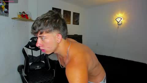Snapshot of sean_brownx chatting on 09.25.25 Sean online show from 09.25.25