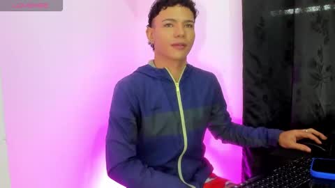 Snapshot of secret_justin chatting on 11.29.25 JUSTIN online show from 11.29.25