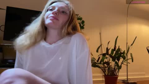 Snapshot of seducra chatting on 11.14.25 Acelera online show from 11.14.25