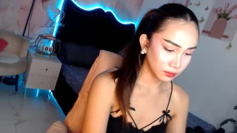 Snapshot of seductive_vana chatting on 11.05.25 Vanessa online show from 11.05.25