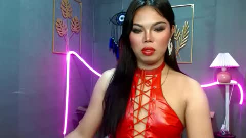 Snapshot of seductress_lust chatting on 10.18.25 cassie online show from 10.18.25