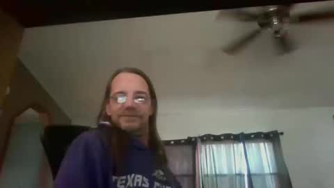 Snapshot of seeaaronscock chatting on 12.03.24 Aaron Guitar online show from 12.03.24