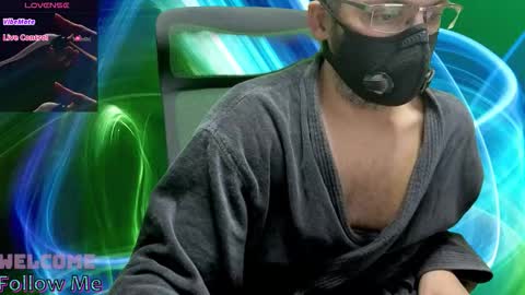 Snapshot of seewolf1000 chatting on 11.02.25 seewolf1000 online show from 11.02.25