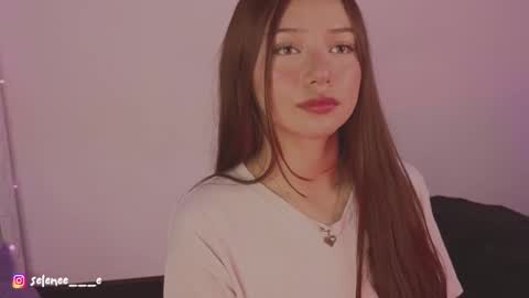 Snapshot of selenee___e chatting on 02.19.25 selene online show from 02.19.25