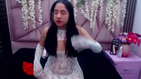 Snapshot of selenerose69 chatting on 12.04.25 selenerose69 online show from 12.04.25