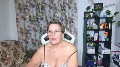 Snapshot of selenna57 chatting on 12.17.24 Selenna online show from 12.17.24